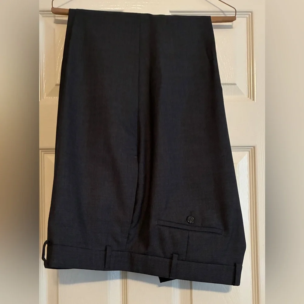 Lauren, Ralph Lauren Men’s Size 40W x 34L total comfort Grey Slacks 100% wool.